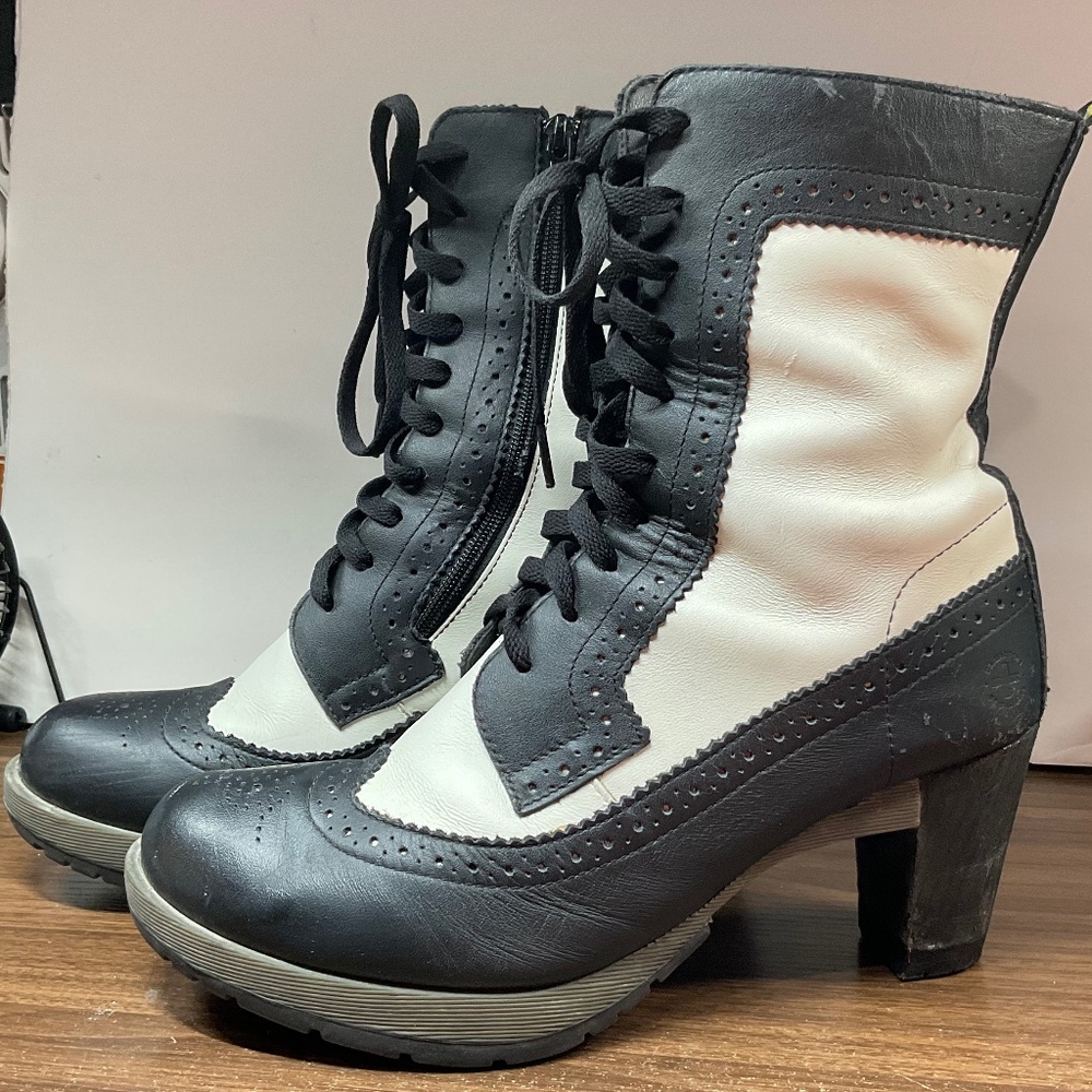 Dr Martens black and white Regina heeled lace up granny boot US11 UK9